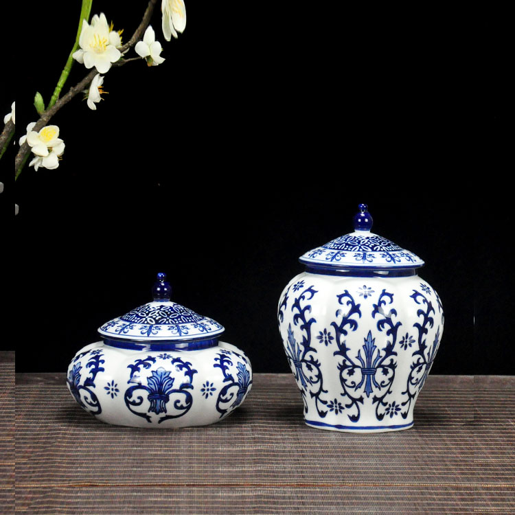Jingdezhen ceramic small jar tea jar blue and white porcelain retro underglaze decoration ornaments