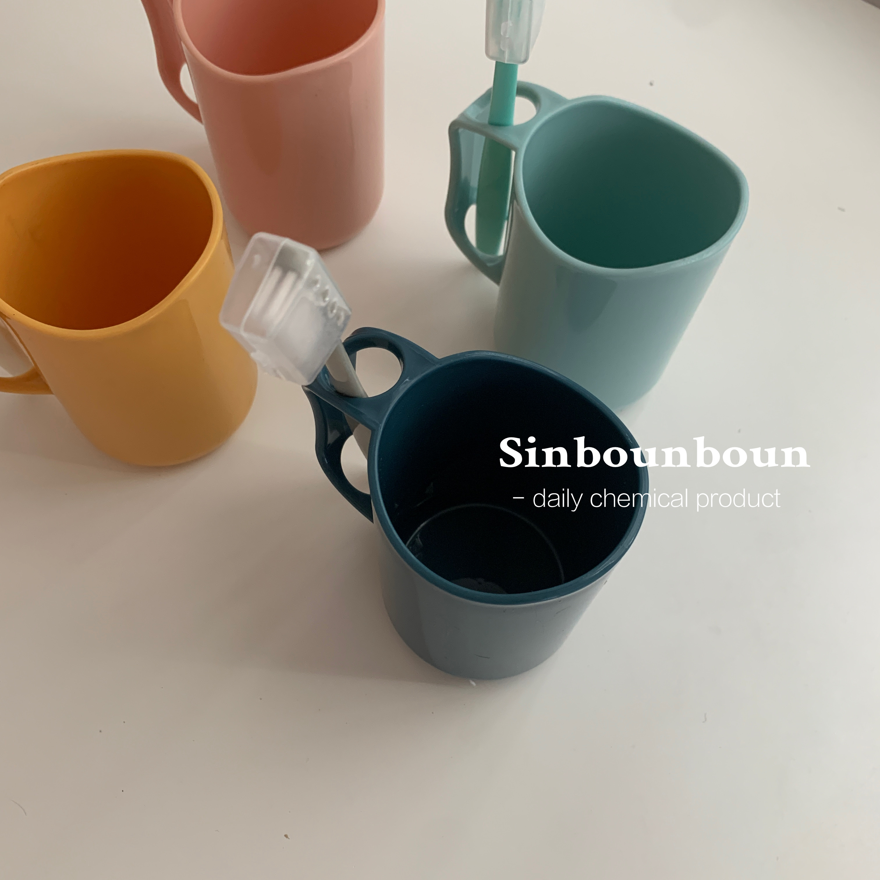 Help help household creative toothbrush cup with toothbrush cup with toothbrush cup simple brush cup