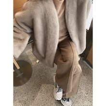 The Wangs fur jacket for women in autumn and winter, loose fitting imitation silver ferret, environmentally friendly fur and fur, young and fashionable