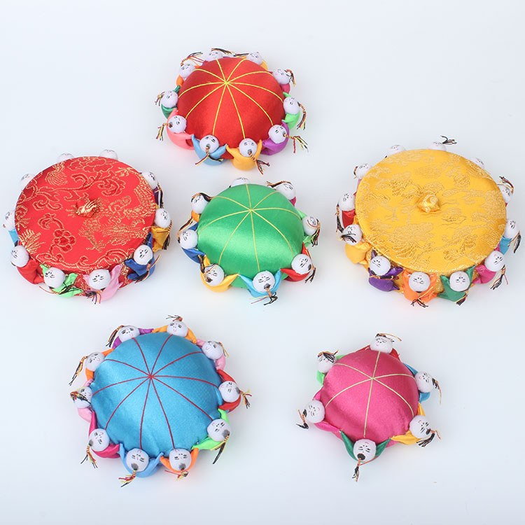 Chinese style brocade satin Baizi cross stitch needle management line box Needle bag home sewing mending cute villain coil storage box