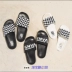 Vans SLIDE-ON logo cổ điển màu đen và trắng kẻ caro dép nam và nữ VN0004KIIX6 - Dép thể thao