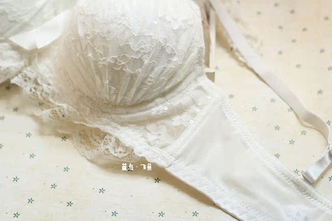 Nhật Bản gió điều chỉnh hình dạng Julong bra set đồ lót nữ gợi cảm đặt ngực nhỏ dày với miếng đệm do lot