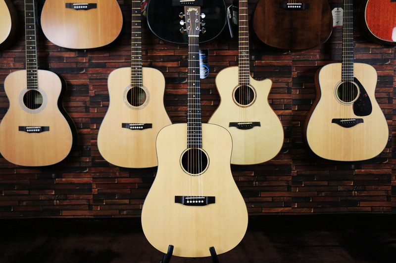 Syairi Yayili YD25 YD25C Veneer Folk Guitar Jayili Bright Light Wood Guitar Sending Gift