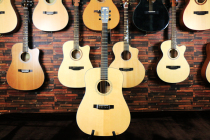 Officially authorized S Yairi Yairi YD-18 Yairi wooden guitar full veneer folk guitar new