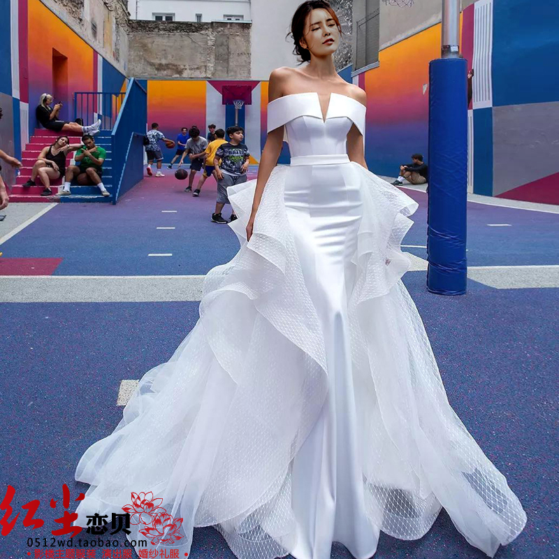 Photo Gallery Exterior View Photo Themed Clothing Lovers write really long gown Brigade slapped light yarn Body Tail lined Shoulder Wedding Dress