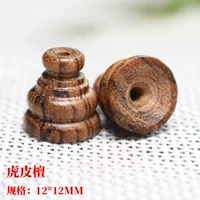 Большая пятиэтажная пагода из тигровой шкуры и сандалового дерева.