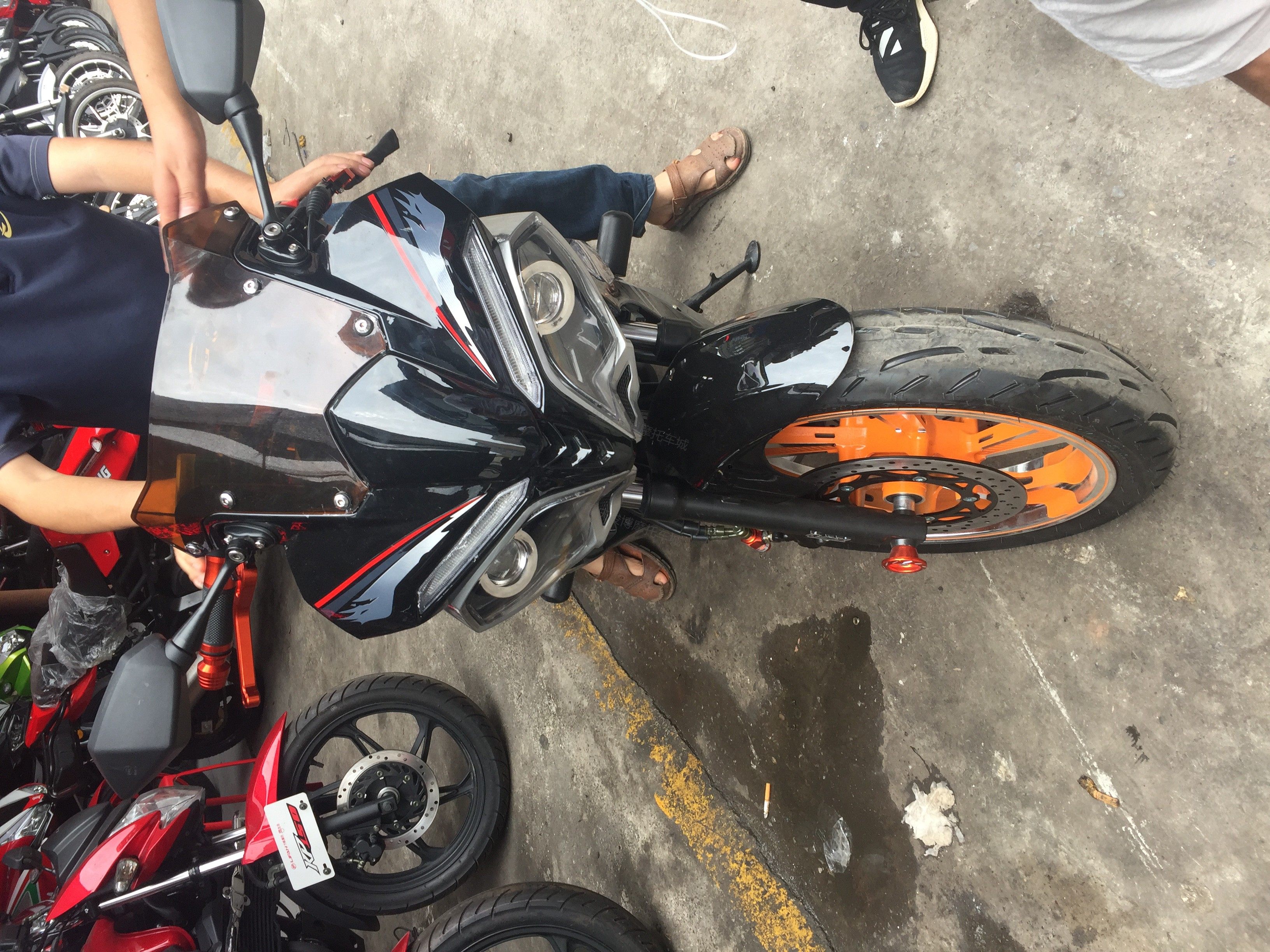 The Xun Long R6 full car accessories for the whole car