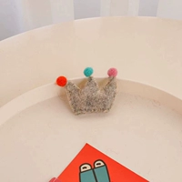 Серый коронный брошь