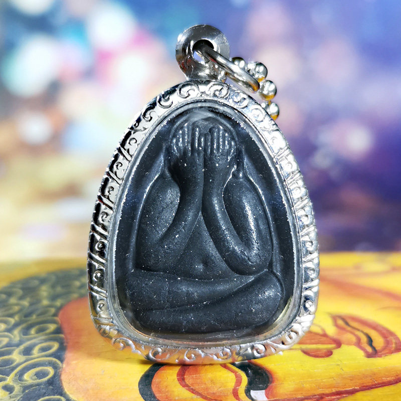 Special offer Thai Jing 17-year-old shop Luang Po Chan South 2561 masked Buddha card must hit Buddha Thailand