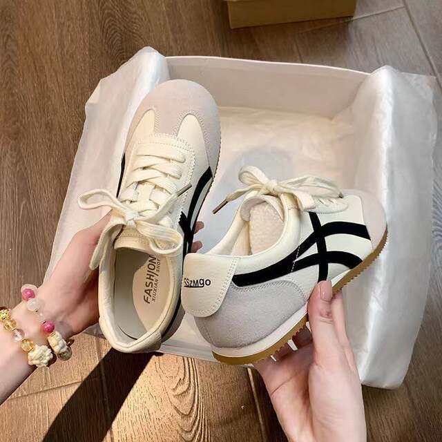 Leather moral training shoes for women 2025 spring new women's shoes breathable retro white shoes sports and leisure shallow mouth sneakers