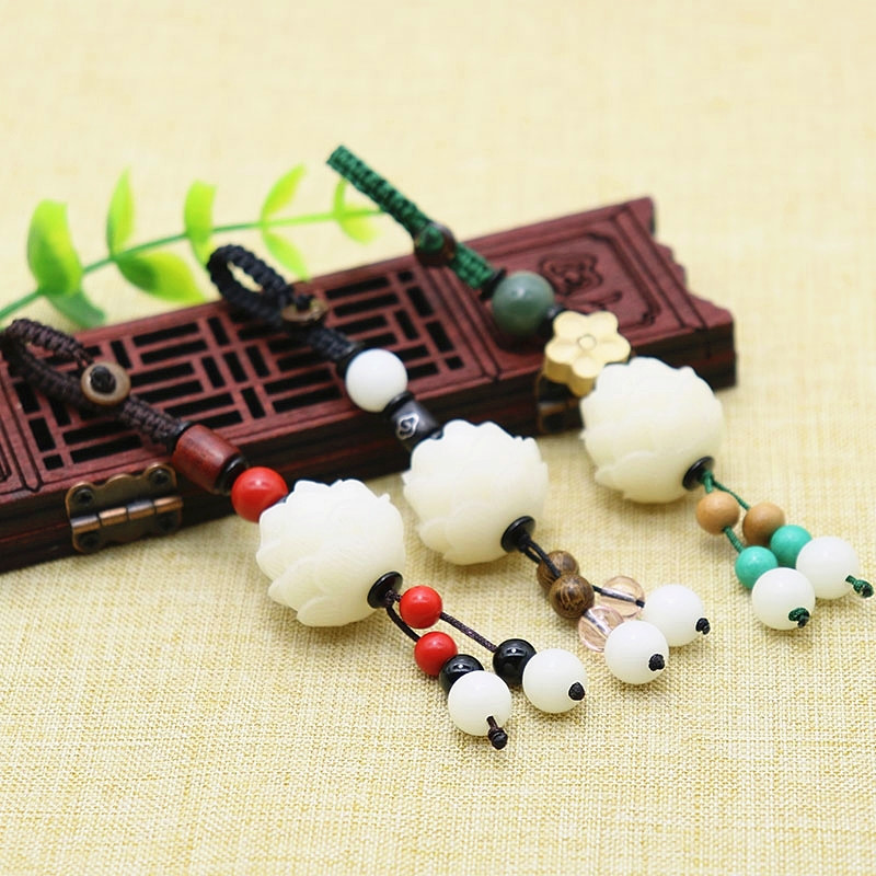 Car pendant Bodhi lotus ornament Wen playing white jade Bodhi Artisanal Engraving Diy Pendant Key Buttu Bag Pendant-Taobao
