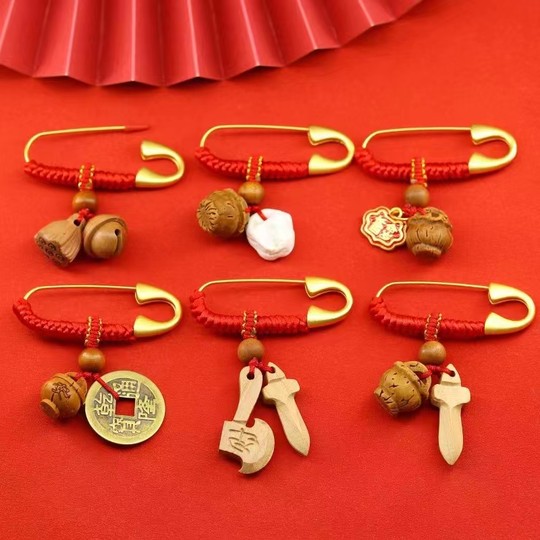 Baby maternity pin gold color rabbit tiger baby going out peach wood sword dog tooth blue pendant peace chest pin accessories