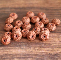 Peach core travel commemorative gift peach core Hu Carved King Kong diy accessories cultural toys bodhi bracelets core carving money rolling in