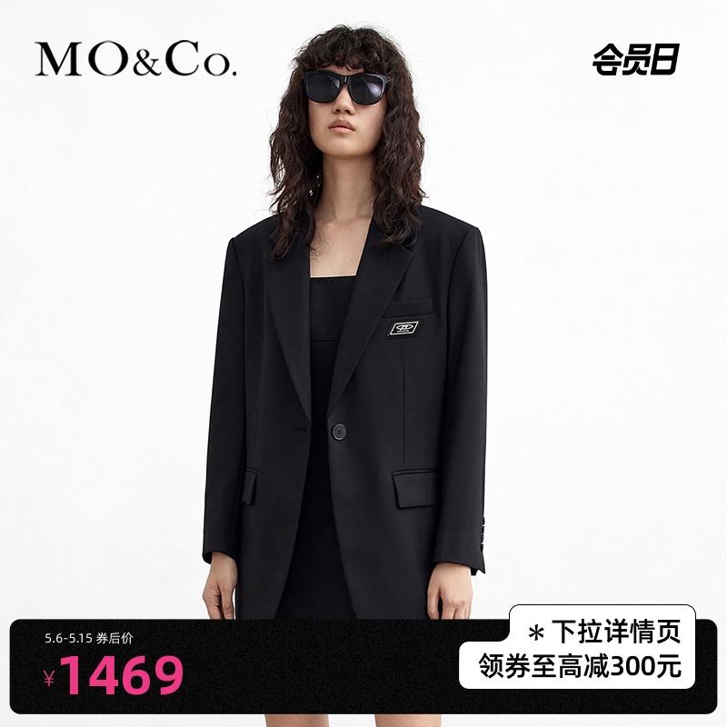 MOCO Fall Chest Front Glue Badge Black Suit Jacket Woman pendant with two sets of Moanke
