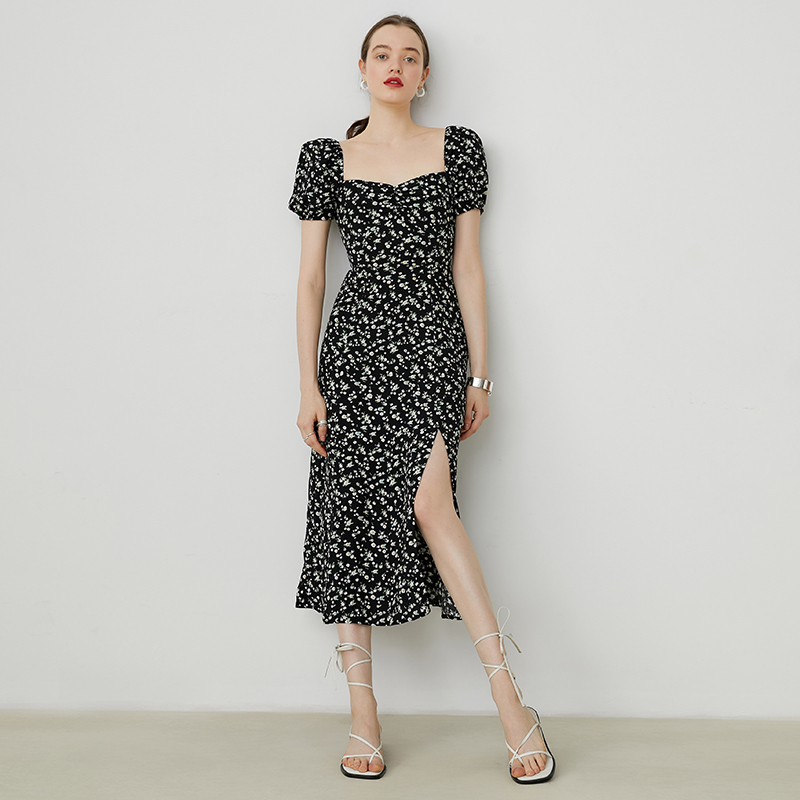 Van Loo 2022 Summer new French style square collar crushed flower one-piece dress woman black collection waist open fork foam with a long skirt