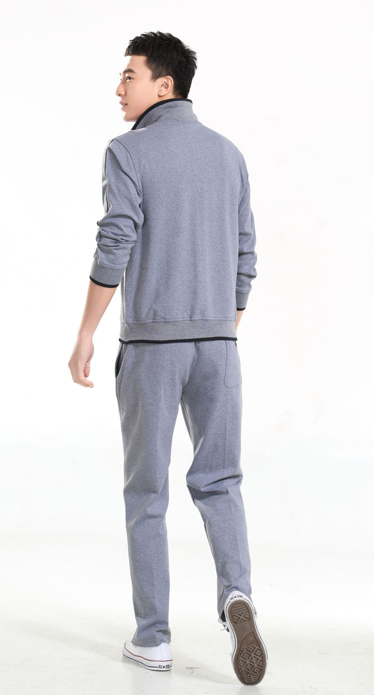 Quần áo thể thao trung niên mùa xuân và mùa thu và mùa đông vài đôi cotton thể thao nam thể thao phù hợp với kích thước lớn thể thao phù hợp với phụ nữ mặc giản dị bộ đồ thể thao nữ