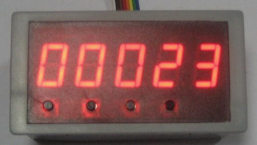 LED discharge timing can be switched display discharge timing and voltage band control voltmeter