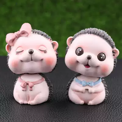 Shaking head hedgehog car ornaments car carrier Net Red Hedgehog you heart center console creative decoration car front supplies
