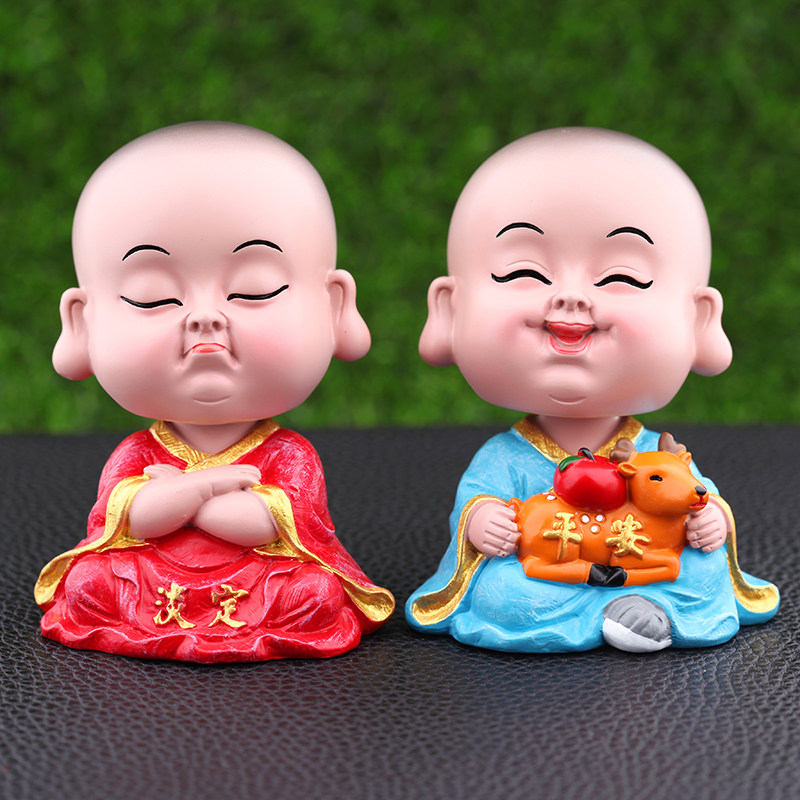 Fragrant lavender head small monk Car Pendulum car Creative Fade Paparazzi in the car In-car Decorations Shake-in-the-Net Red