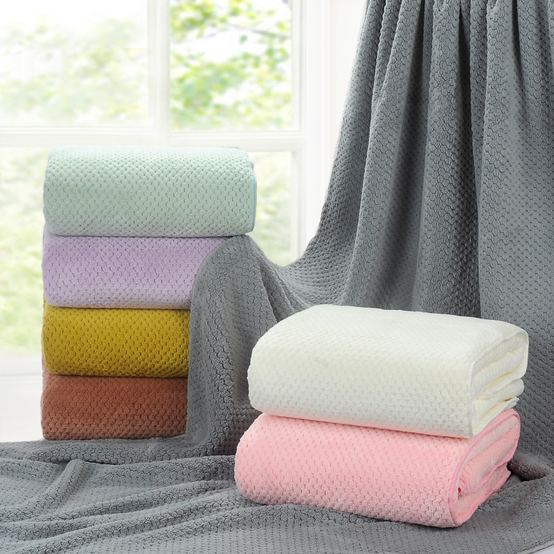 Thickened Bath Towel, Extra Large Size, Highly Absorbent, Does Not Shed Easily, Suitable for Student Dormitory Beds, Bathing, and Full-Body Wrapping. Extra Large Towel Thickened Bath Towel, Extra Large Size, Highly Absorbent, Does Not Shed Easily, Suitable for Student Dormitory Beds, Bathing, and Full-Body Wrapping. Extra Large Towel
