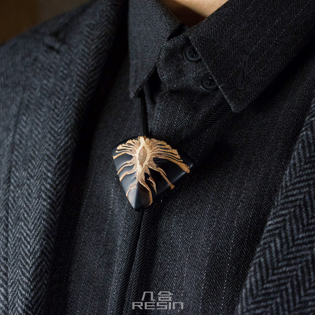 Several dark-themed bolo ties, retro gothic accessories, British-style neck ties, original bolo bow ties