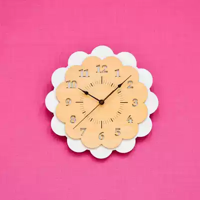 Japan imported CHAMBRE Sun solid wood quartz wall clock children's room cute mute sweep second clock