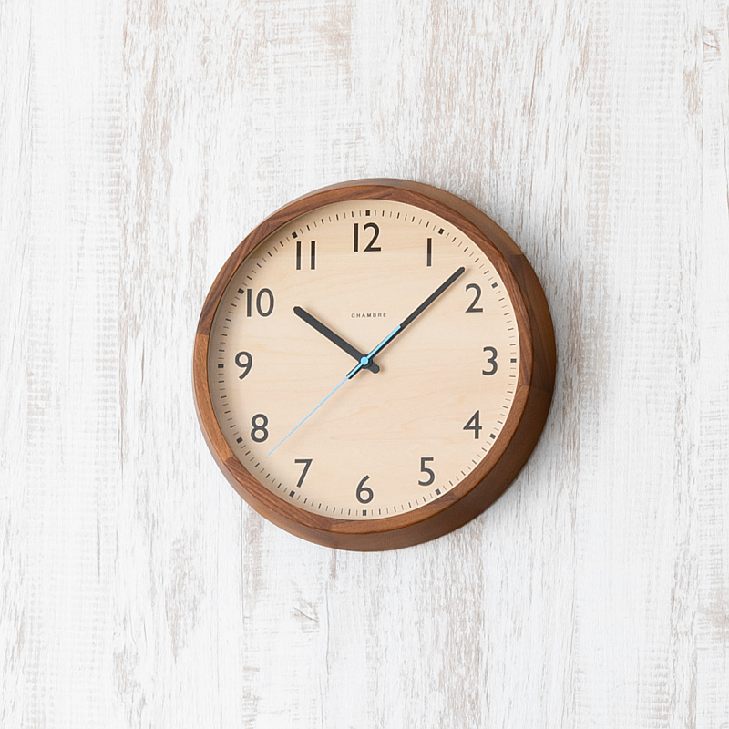 Japanese-made CHAMBRE new Nordic walnut beech solid wood wall clock living room bedroom silent sweep second clock