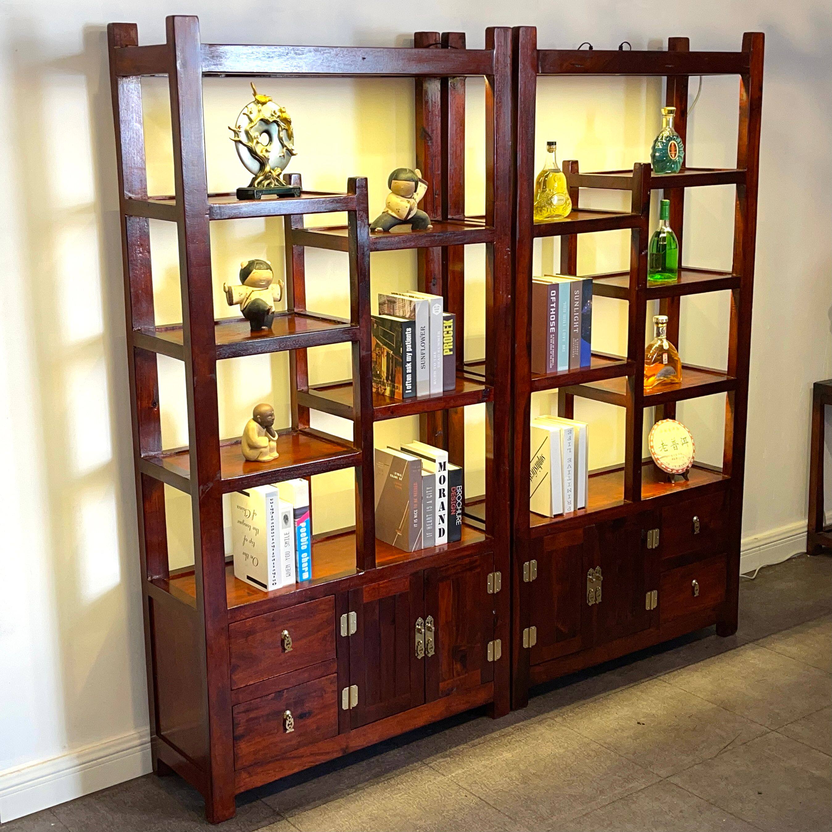 The old ship Mubou ancient frame solid wood with lamp Dolbao cabinet New Chinese antique furniture in the living room tea shelf for the exhibition shelf