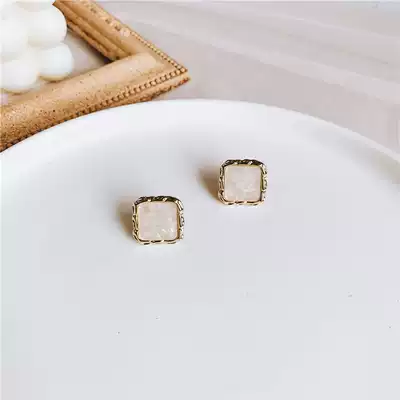 Mosquito coil plate ear clip French retro style square square ear needle women's square simple no pierced ears female Korean earrings