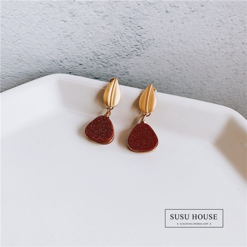 susu design sense matte earrings without pierced ears female retro cold wind ear clip section Korean Dongdaemun ear pin temperament