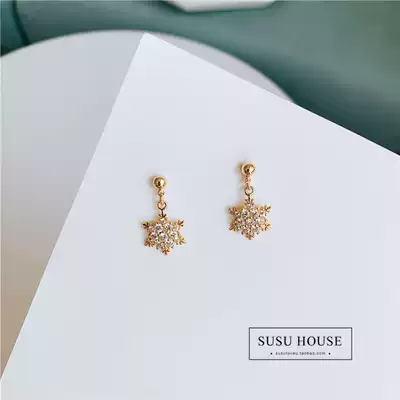 Christmas snowflake earrings summer earring clip without ear hole cold wind temperament ear needle ear clip Korea simple and fresh