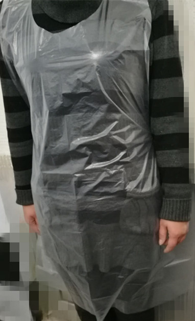 Disposable apron individually folding packaging PE plastic external supplies outdoor picnic hygiene 1 independent bag