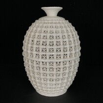 Antique porcelain supplies old goods old kilns late Qing Dynasty handmade white porcelain woven hollow round bottles appreciation bottles