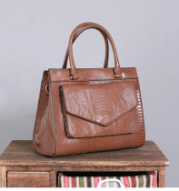 Clothes All Gg Art Van Retro Bag Snake Tattoog Handbag and American Lady Baubag Atmosphere Single Shoulder Bag 100 lap bag