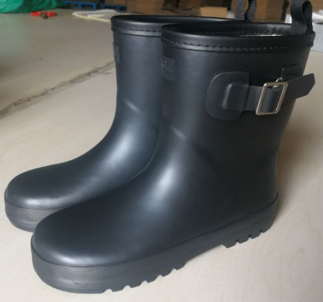 Резиновые сапоги 日本订单余单小大童橡胶防水雨鞋纯棉布内里薄款瑕疵随机放心拍 OTHER