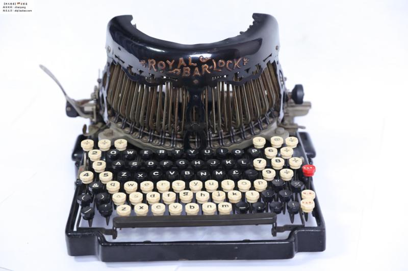 Western antique American Royal Bar-Lock typewriter metal engraving old mechanical typewriter at the beginning of the last century