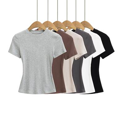 A simple and versatile summer top with a small round neck, wide neckline, ultra-thin stretch and tight base layer