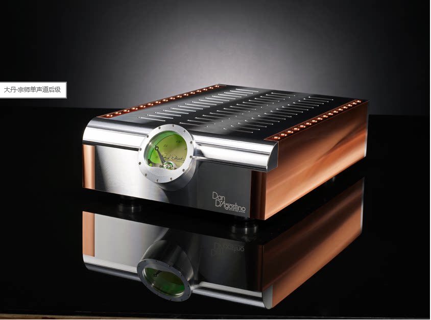 American sound master Dan DAgostino MOMENTUM M400 mono power amplifier pair