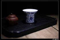 Pizes Pei Youpu and Lotus-Jingdezhen Wang Guilan hand-painted blue and white wrapped lotus tea leak set