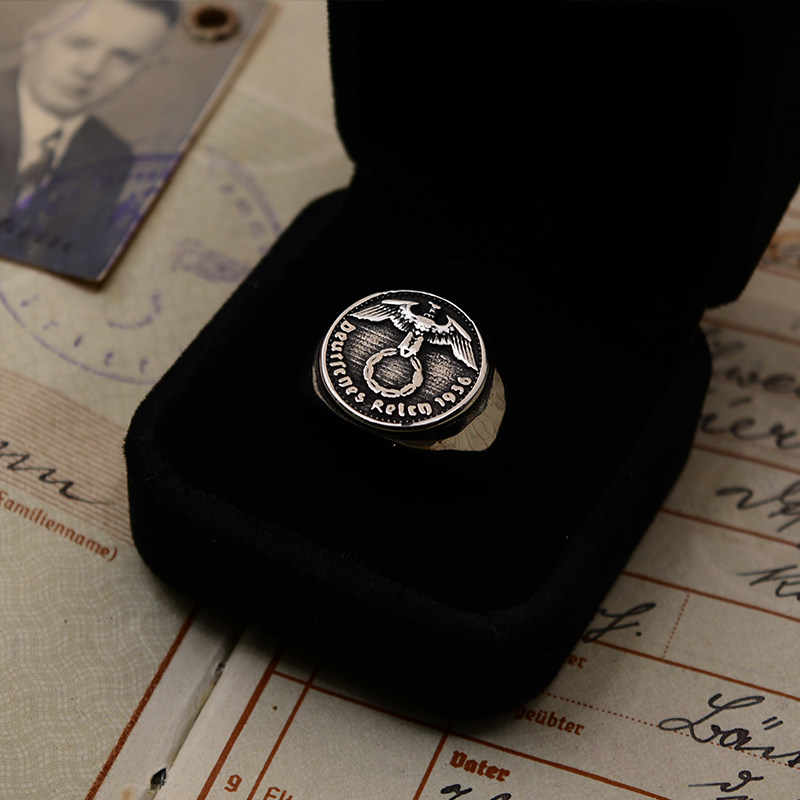 Eastern Line Replica Retro European Lightning Skull Eagle Oak Leaf Titanium Steel Ancient Coin Ring