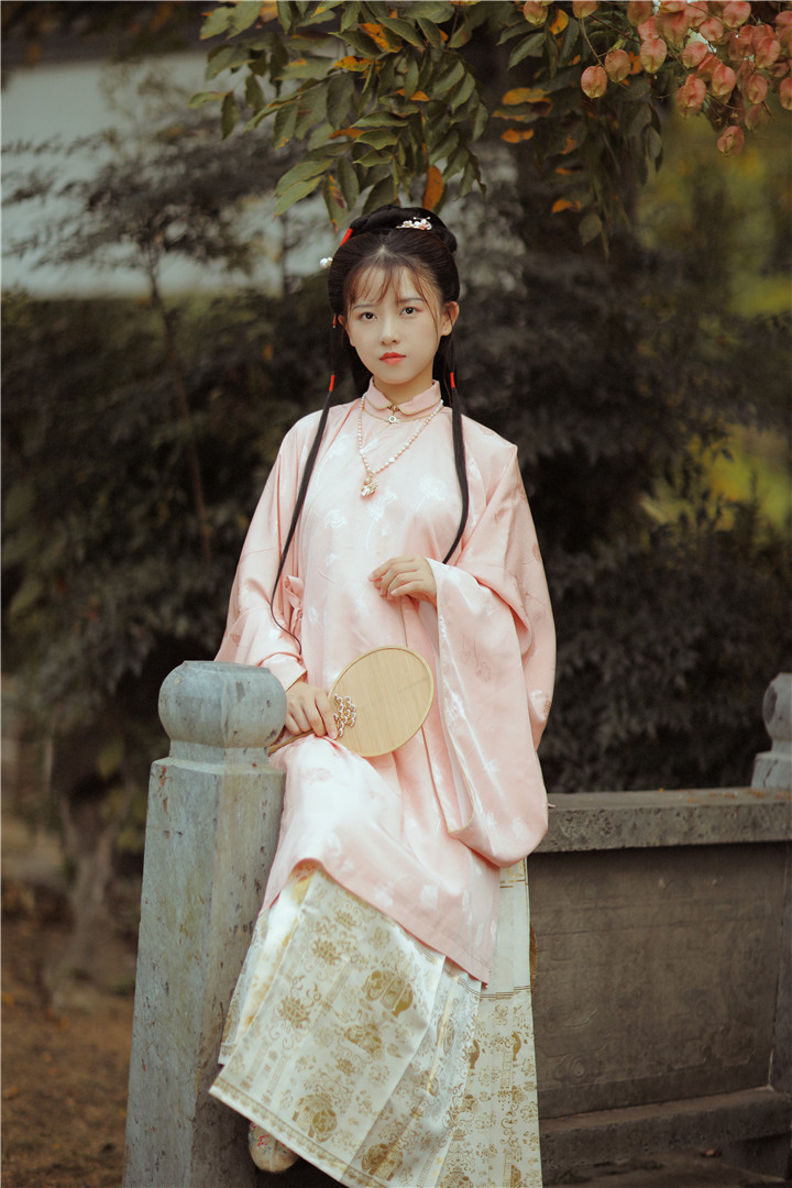 Lan Ruoting Hanfu Taiping has elephant horse noodles, woven gold, horse noodles, Ming, jacket skirt, clearing the warehouse, not returning or changing