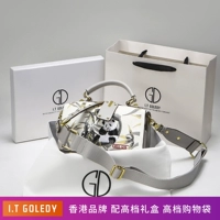 Белый Гонконгский бренд