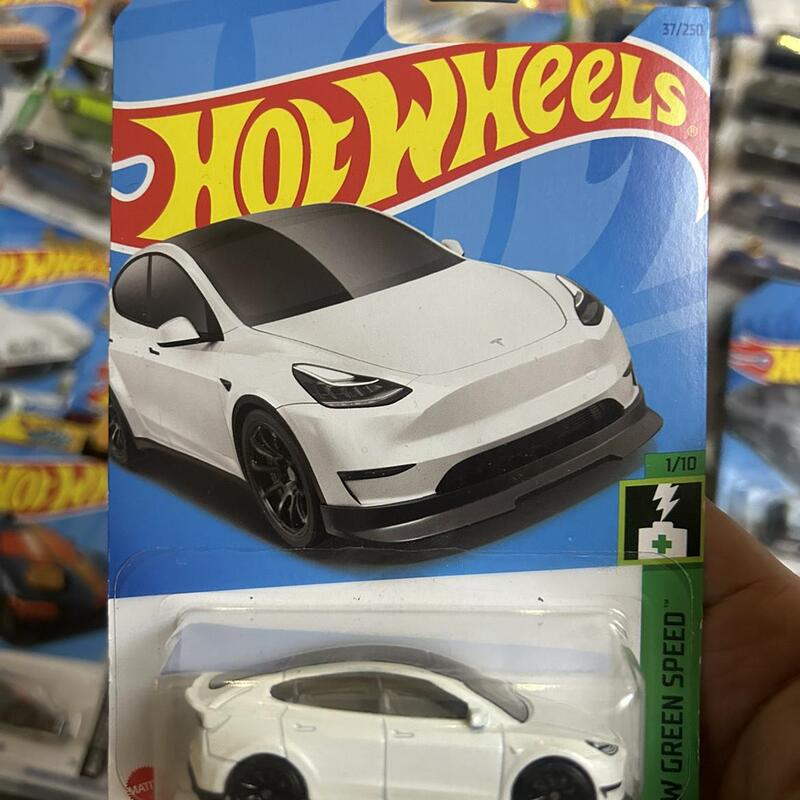 Hot Wheels C4982 Hot Little Sports Car Alloy Car 23B Tesla Magic Bean Tesla Model Y