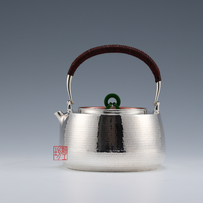 Fine workshop Japanese silver pot sterling silver 999 kettle pure handmade a silver teapot Taihe silver pot 900ml