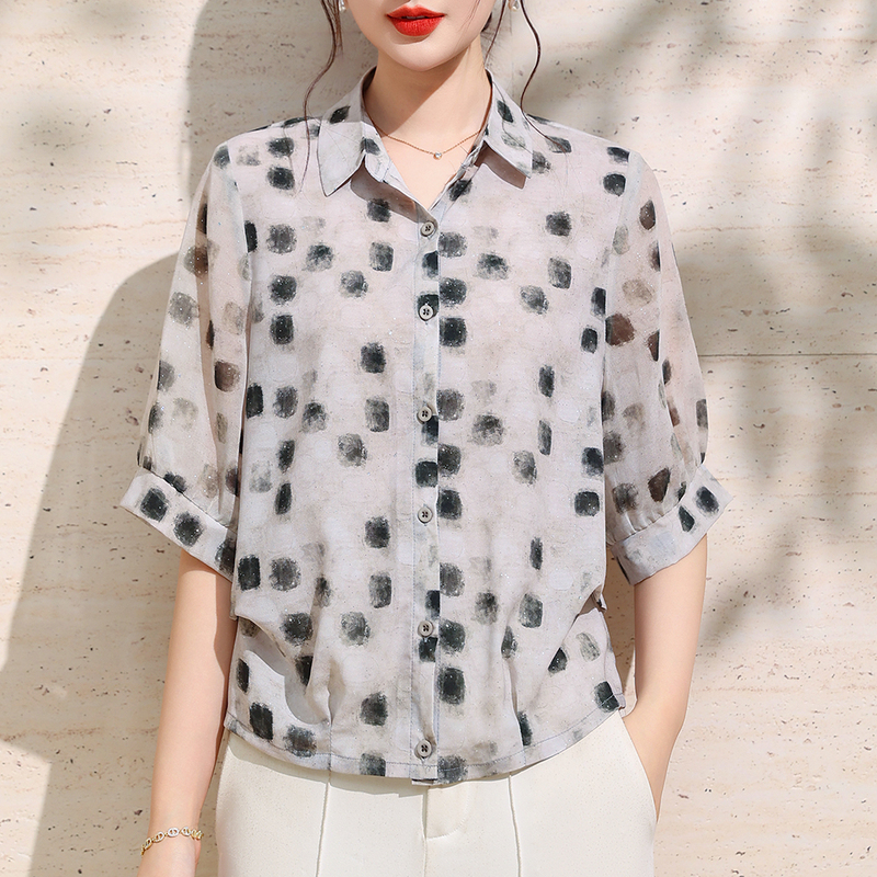 This Year's New Style of Middle-Aged and Elderly Women's Clothing, Mid-Sleeve Shirts, Stylish Summer Tops for Moms, Stylish Shirts for the Elderly