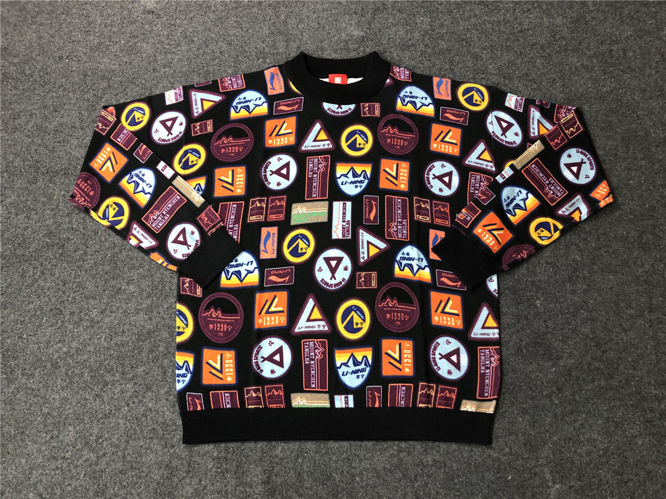 China Li Ning men's and women's wide-shouldered bat shirt jacket Fashion Week catwalk sports pullover sweater AMBP014