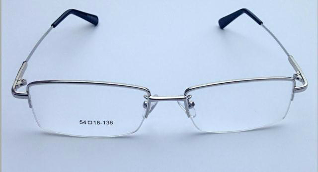 Siêu nhẹ kim loại kính khung bộ nhớ titan kính phẳng khung nửa khung có thể được trang bị với kính hoàn thành cận thị