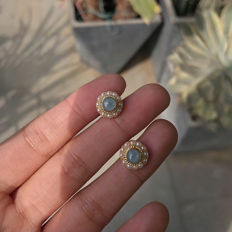 s925 silver needle Korea Dongdaemun Law style retro small crowdsourced earrings French style warm and light blue pearl earrings 050