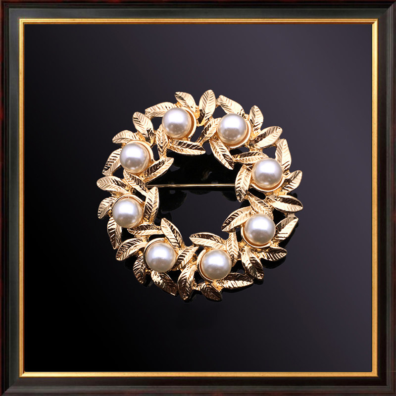 European and American palace vintage retro classical baroque brooch brooch brooch with a large coat and accessories olive flower ring