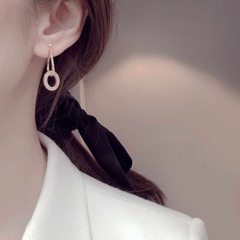 Korea Personality Design Sense Retro Metal Geometric Earrings 2022 New Tide Nets Red people super shiny earrings